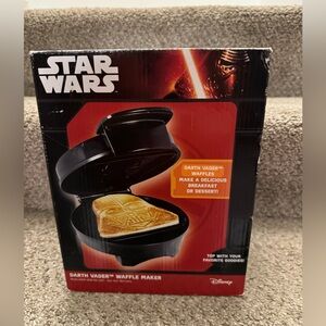 STAR WARS DARTH VADER Waffle Maker New